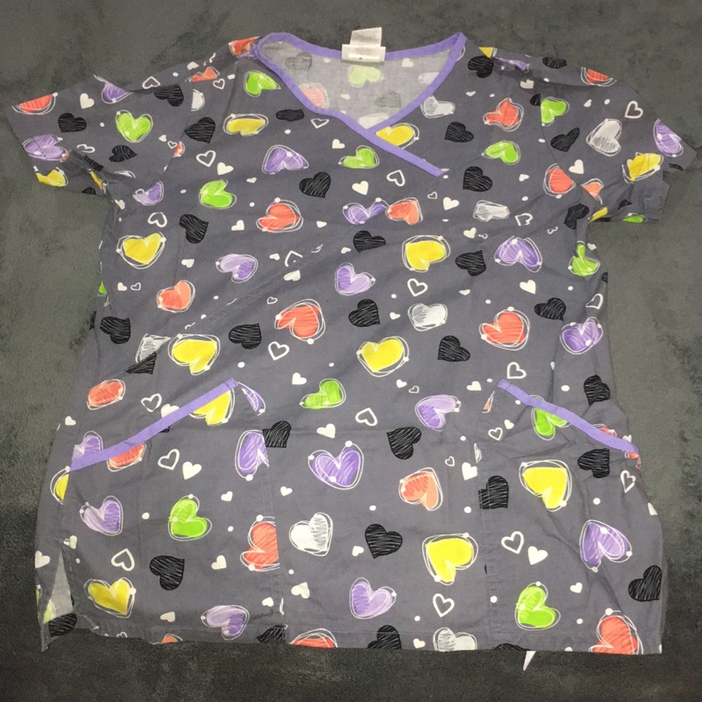 Hearts scrub top